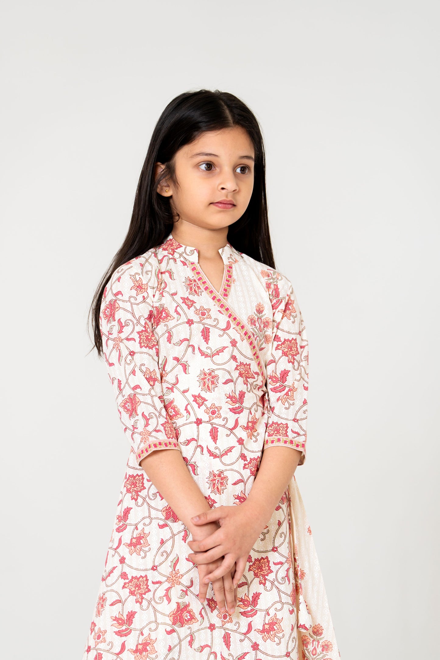 Twinning in Tradition – Off-White Jaipuri Angrakha Kurta Set for Mum & Daughter