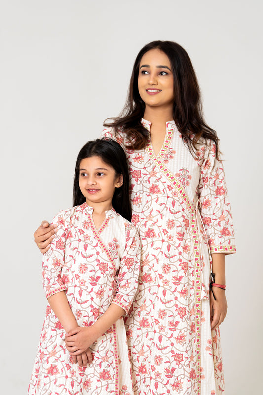 Twinning in Tradition โ Off-White Jaipuri Angrakha Kurta Set for Mum & Daughter