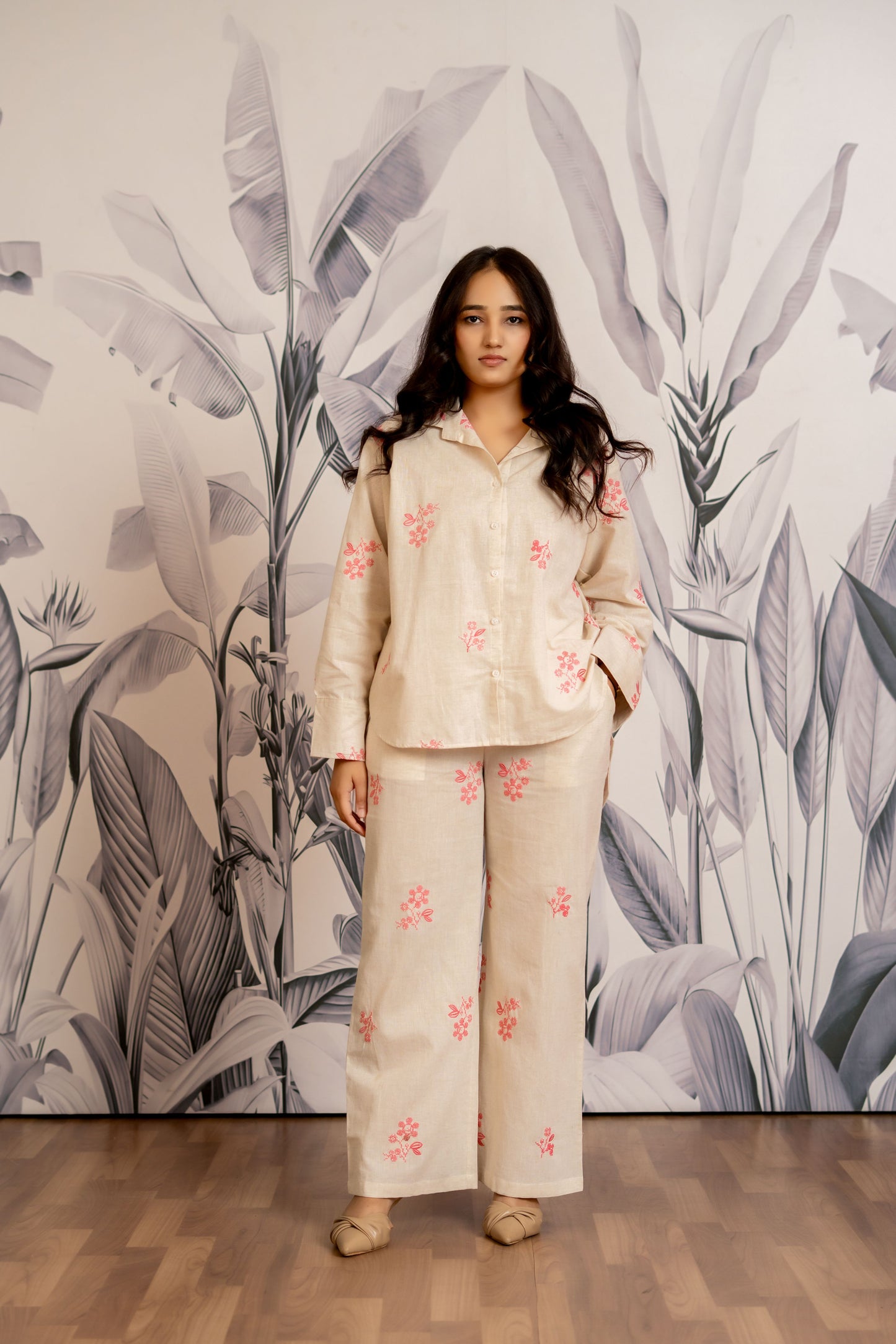 π©βπ§βπ Off-White Embroidered Co-ord Set β For Mum & Mini! ππ©βπ§