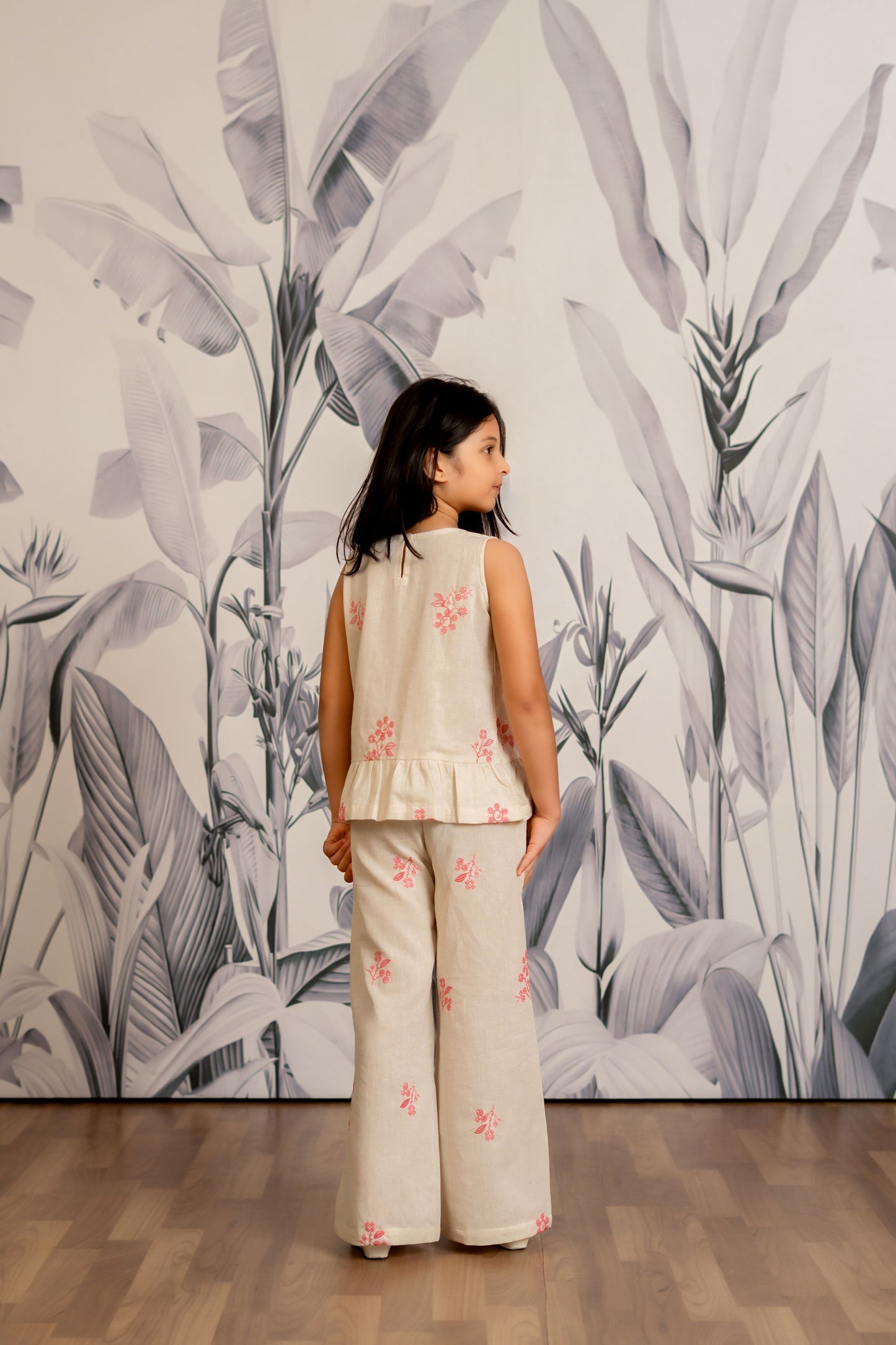 π©βπ§βπ Off-White Embroidered Co-ord Set β For Mum & Mini! ππ©βπ§