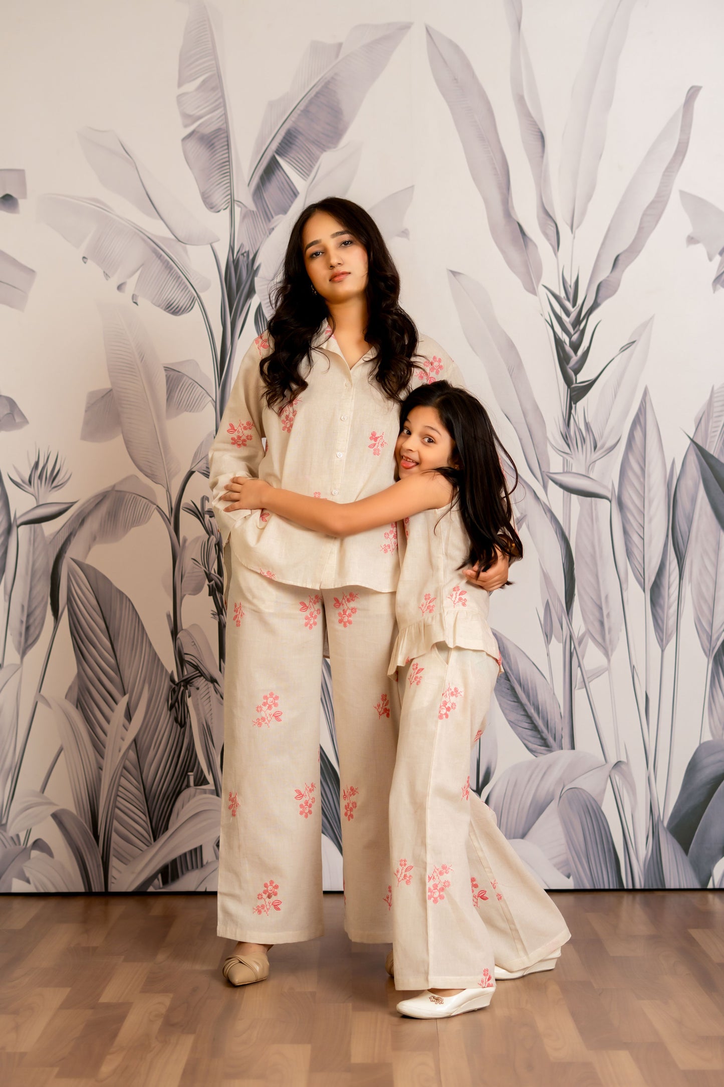 π©βπ§βπ Off-White Embroidered Co-ord Set β For Mum & Mini! ππ©βπ§
