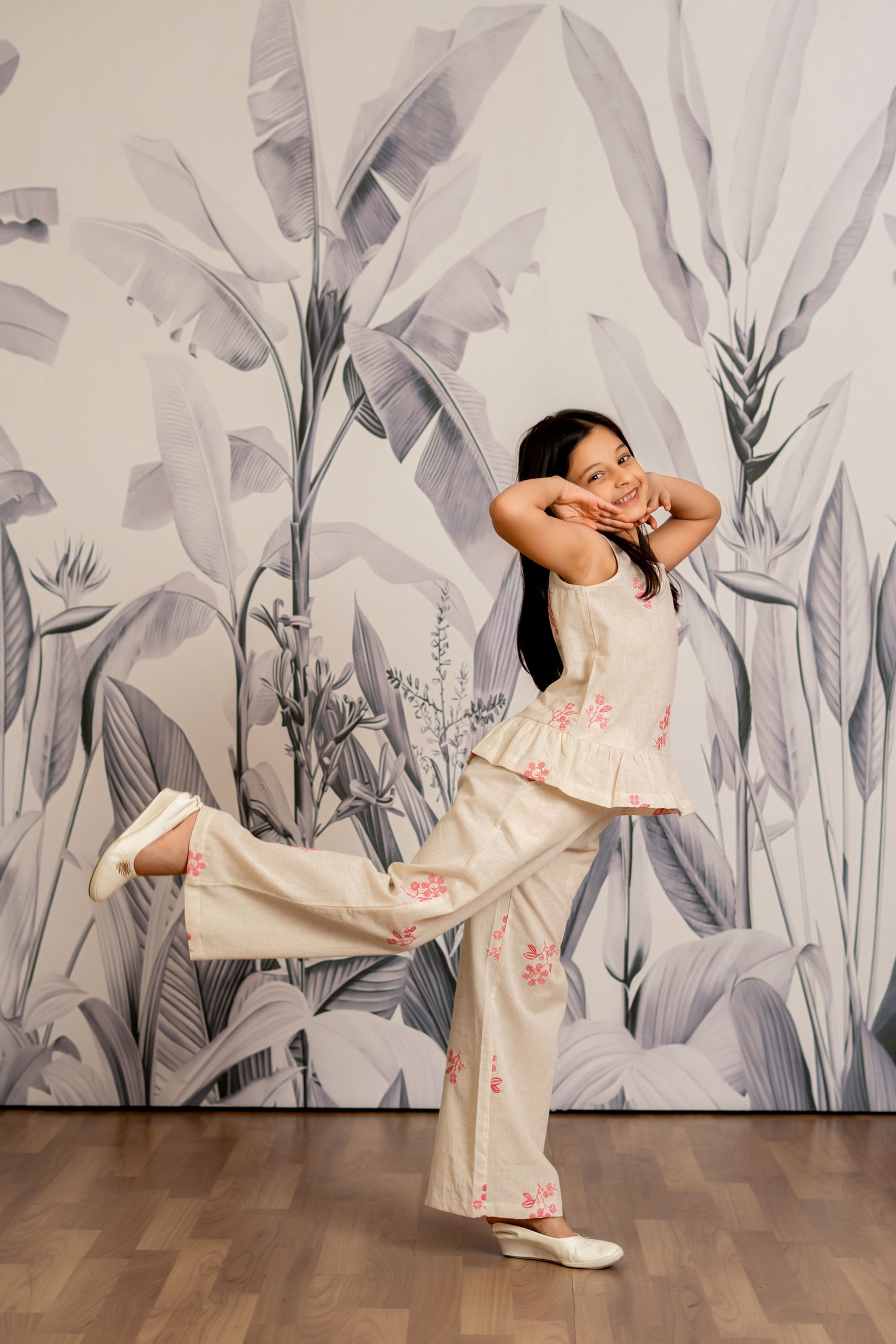 Off-White Blooms for Your Little Star! ๐ธ
