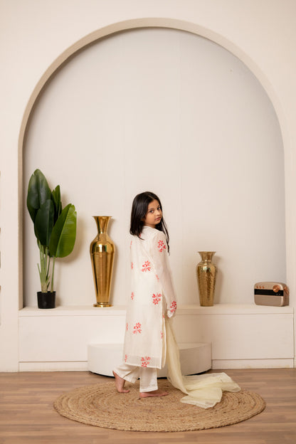Off-White Mul Chanderi Set For Girls