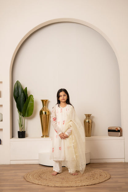 Off-White Mul Chanderi Set For Girls