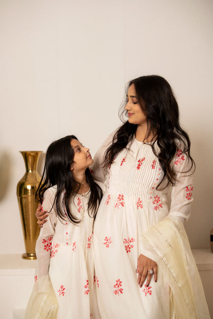 Mul Chanderi Embroidered Set - Twinning in Off-White
