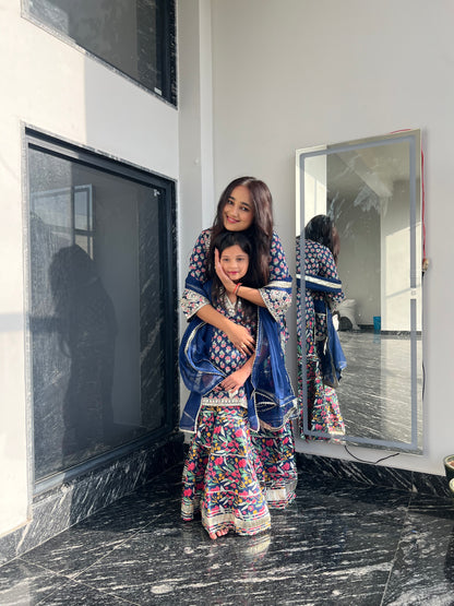 Blue Mirror & Gota Work Set - Twinning in Tradition