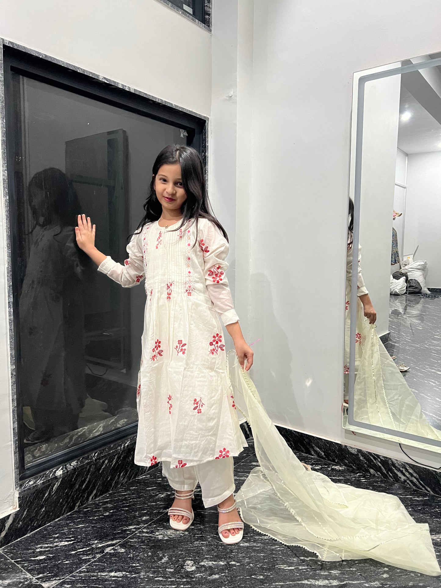 Off-White Mul Chanderi Set For Girls