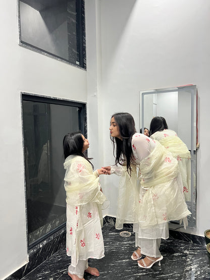 Mul Chanderi Embroidered Set - Twinning in Off-White