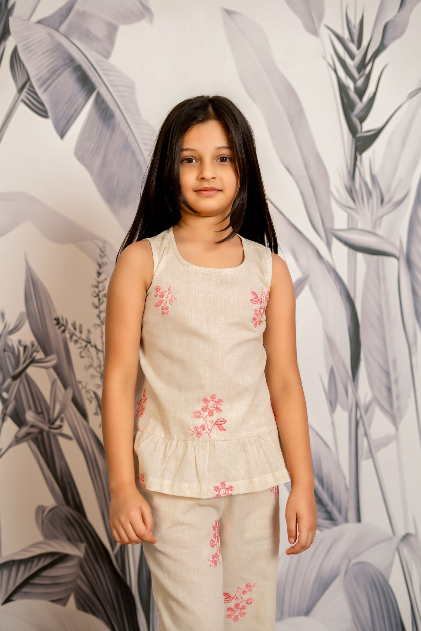 Off-White Blooms for Your Little Star! 🌸